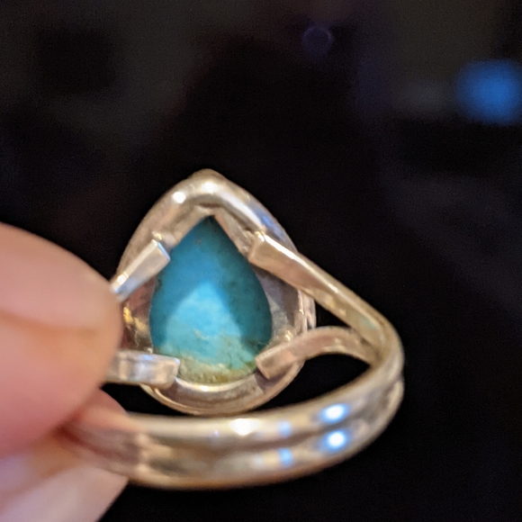 Arizona Mohave Turquoise .925 Silver Ring, size 6. - Picture 8 of 8